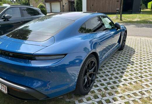 Porsche Taycan 93.4 kWh Taycan