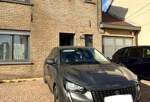 Peugeot PureTech 100 EAT8 Allure