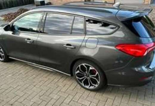 Ford Focus 1.5i EcoBoost Start-Stop-Syst Aut. ST-LINE ...