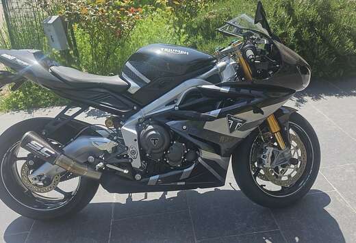 Triumph 765 moto2