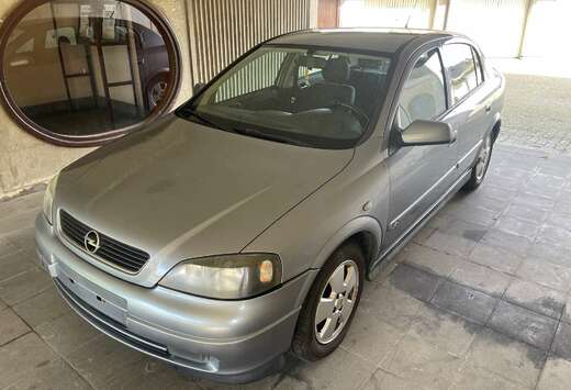 Opel Opel Astra 1.4i benzine gekeur v.vk.