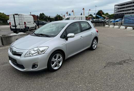 Toyota Auris HEV 1.8i HSD Luna CVT