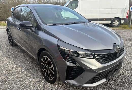 Renault Clio Techno 1.6 E-Tech Hybrid