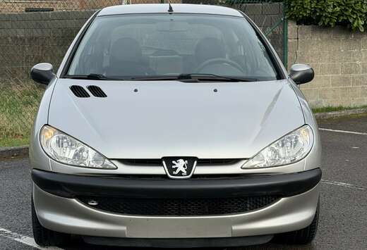 Peugeot 1.1i X-Design