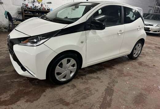 Toyota 1.0 VVT-i stop & start x-wave