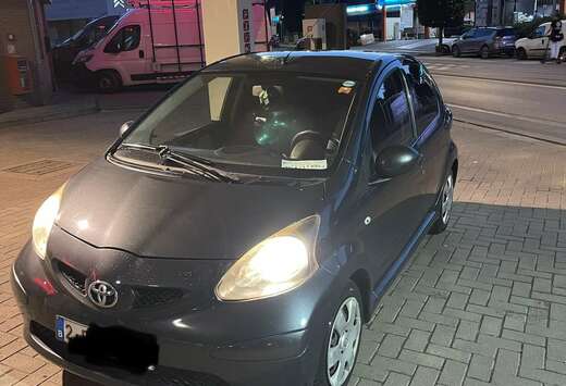 Toyota 5p 1.0 Sol m-mt