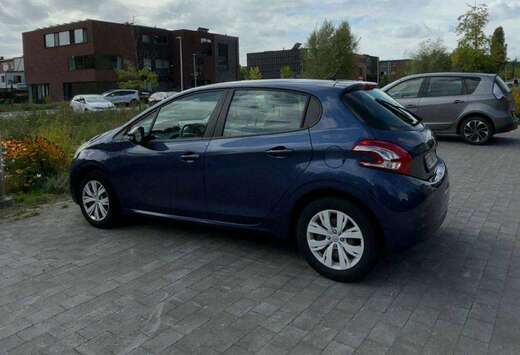 Peugeot 208 1.2i Active