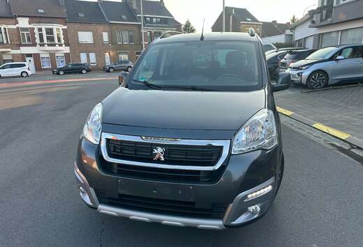 Peugeot 1.2  Style Navigation Clim*Carnet Complet*Gar ...