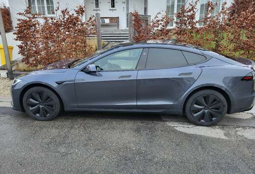 Tesla Model S 100 kWh Tri Motor Plaid