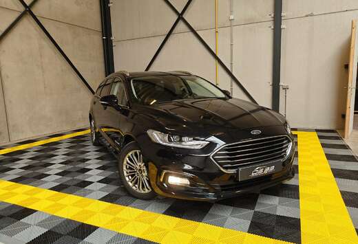 Ford 2.0 Ti-VCT Hybrid Titanium/LED/CAM/Ambi/Apple