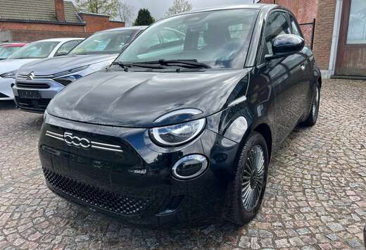 Fiat 42 kWh Icon Navigatie / Automatische Airco / PDC