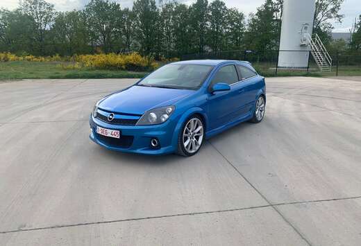 Opel Astra OPC