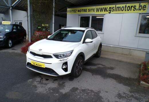 Kia 1.4i 100 blanc 12/18 Airco GPS 7900eur marchand