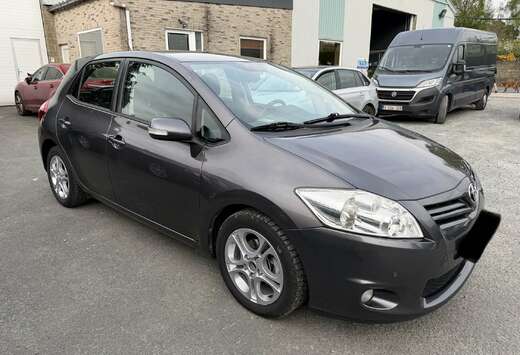 Toyota 1.4 D-4D Executive DPF Superbe Etat.