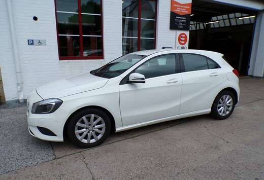 Mercedes-Benz A 180i met Sensoren, navigatie, bluetoo ...