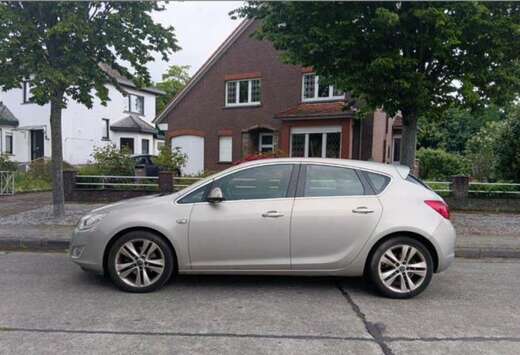 Opel 1.7 CDTI 110 ch  COSMO NAVI CUIR  DEMARRE PAS