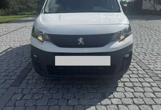 Peugeot 1.6 BlueHDi L2H1 Premium Pack 121 S/S