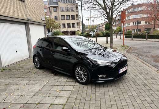 Ford ford focus banzine full option 2018 perfect staa ...
