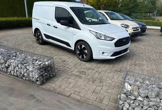 Ford 1.5 TDCi Trend.  Airco pdc + camera navi