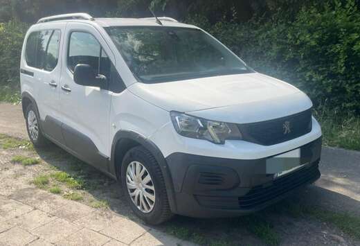 Peugeot 1.5 BlueHDi  Full Options