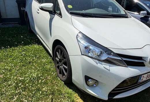 Toyota 2.0 D-4D Comfort 5pl.