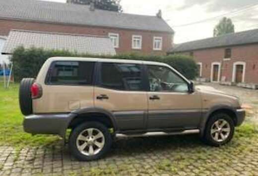 Nissan Terrano 3.0 DDTi Elegance