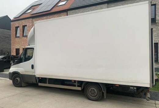 Iveco Meubelbak met laadbrug