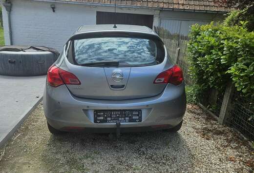 Opel 1.6 - 115 Cosmo