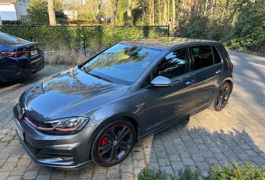Volkswagen Golf 2.0 TSI Performance DSG