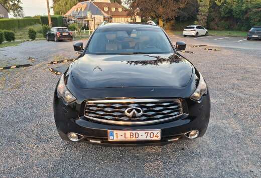 Infiniti 3.0 D V6 S UTILITAIRE