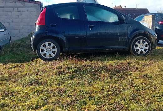 Peugeot 107 1.0i Black