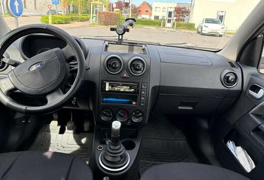 Ford 1.4i 16v Trend