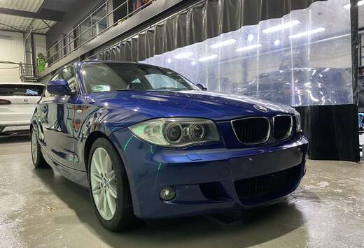 BMW Bmw 120i // M pakket // Le Mans Blauw