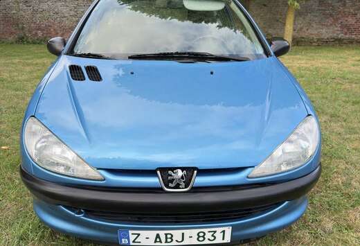 Peugeot 1.4i XT