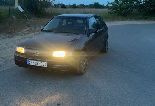 Opel 16V GSi