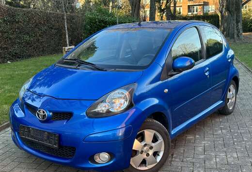 Toyota TRÈS BELLE AYGO  PRTE  IMMATRICULÉ  CT OK