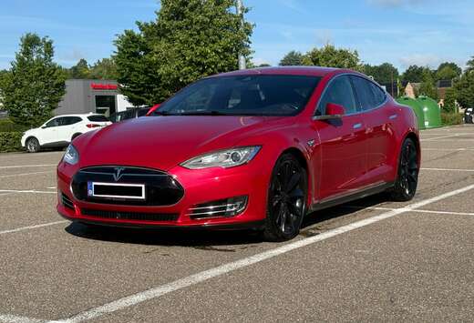 Tesla Model S 85 kWh Dual Motor