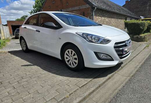 Hyundai i30 1.4i Avec demande d\'immatriculation