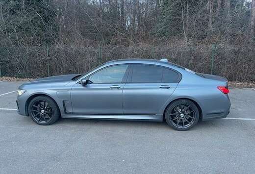 BMW 745e mat grijs full option