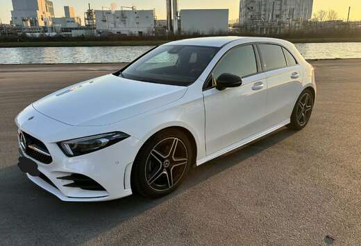 Mercedes-Benz A180 AMG Line  Automaat  Benzine