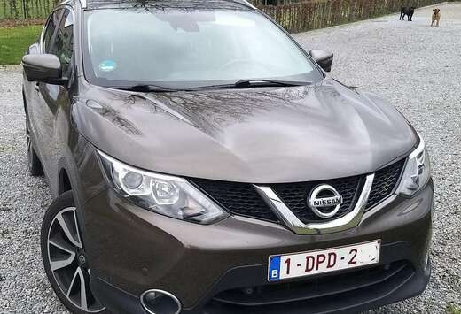 Nissan Qashqai 1.2 benzine ,  2WD