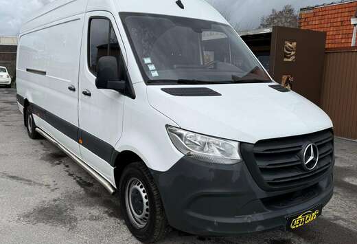 Mercedes-Benz 515 2.0 CDI L4H3 RWD