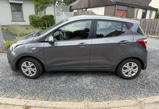 Hyundai 1.0 Trend Met Airco en Vierseizoenenbanden