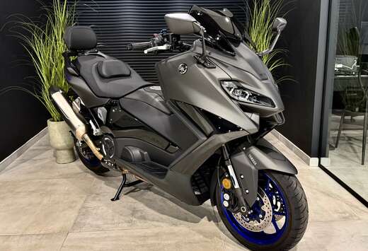 48CV !! 2.897 KM !! iCON BLACK AKRAPOViC MALOSSi