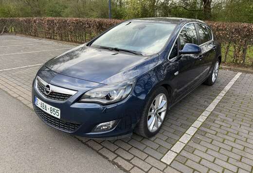 Opel Astra 1.7 CDTi ECOTEC Cosmo DPF