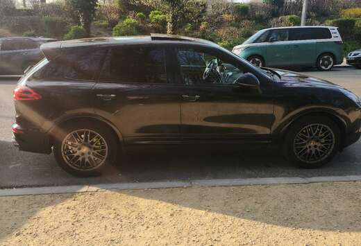 Porsche 3.0i V6 PHEV S Platinum Edition Tiptronic (30 ...