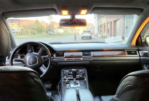 Audi A8 3.2i V6 30v FSI Quattro Tiptronic