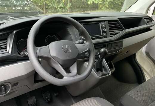 Volkswagen avec attache de remorque