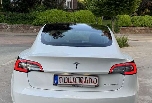 Tesla 75 kWh Long-Range Dual Motor