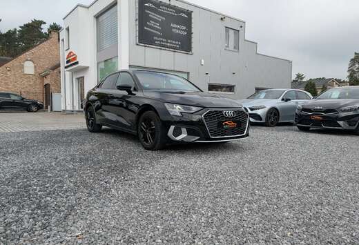 Audi Limousine  NAVI/CARPLAY  PARKSENS  DAB  FRONT +  ...